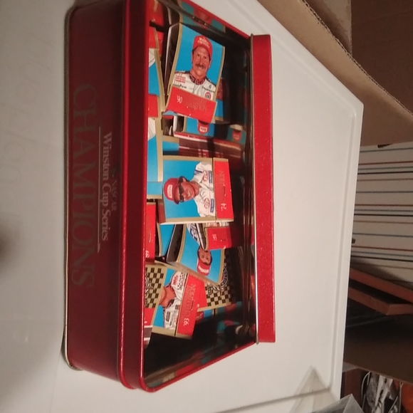 Winston Cup 25th anniversary tin - Picture 2 of 4